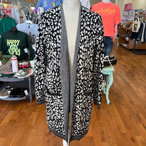 Yest Black & White Leopard Print Cardigan Size 12